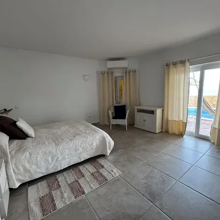 Ueber Dem Mit Pool Appartement Luz