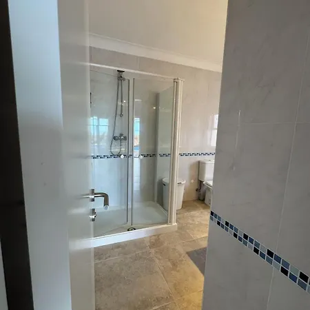 Lägenhet Ueber Dem Mit Pool Luz