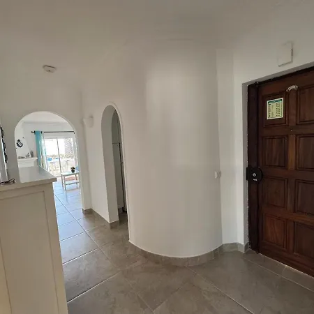 Ueber Dem Mit Pool Appartement *